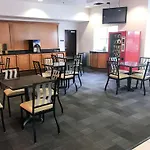 Red Roof Inn PLUS+&Suites Savannah – I-95 