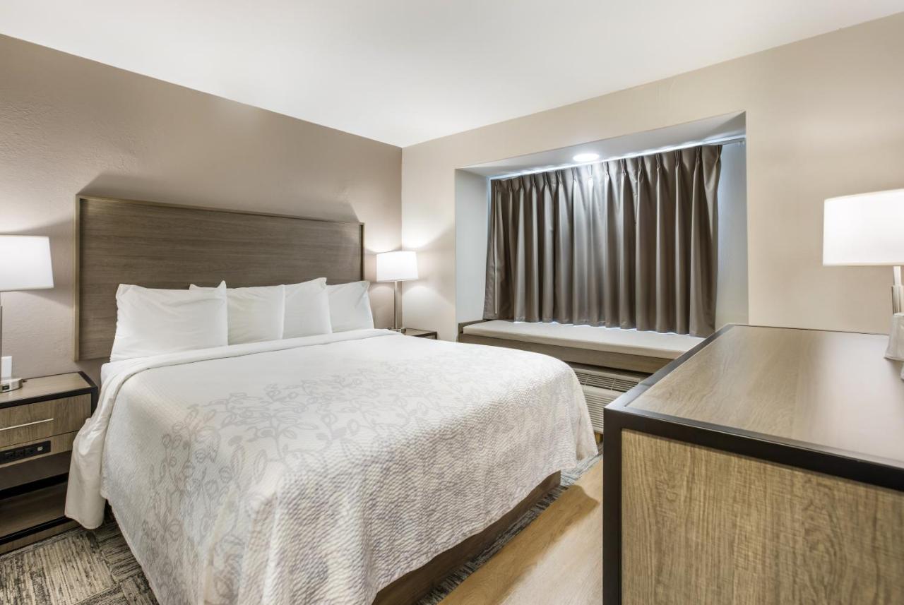Red Roof Plus+&suites Savannah – I-95 Hotel Georgetown