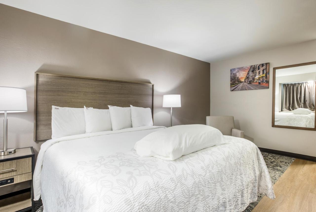 Red Roof Plus+&suites Savannah – I-95 Georgetown