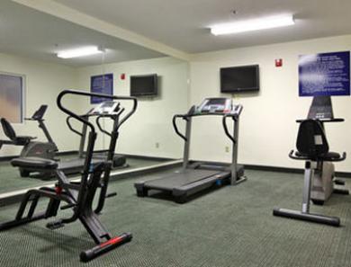 Hotel Red Roof Plus+&suites Savannah – I-95 3*