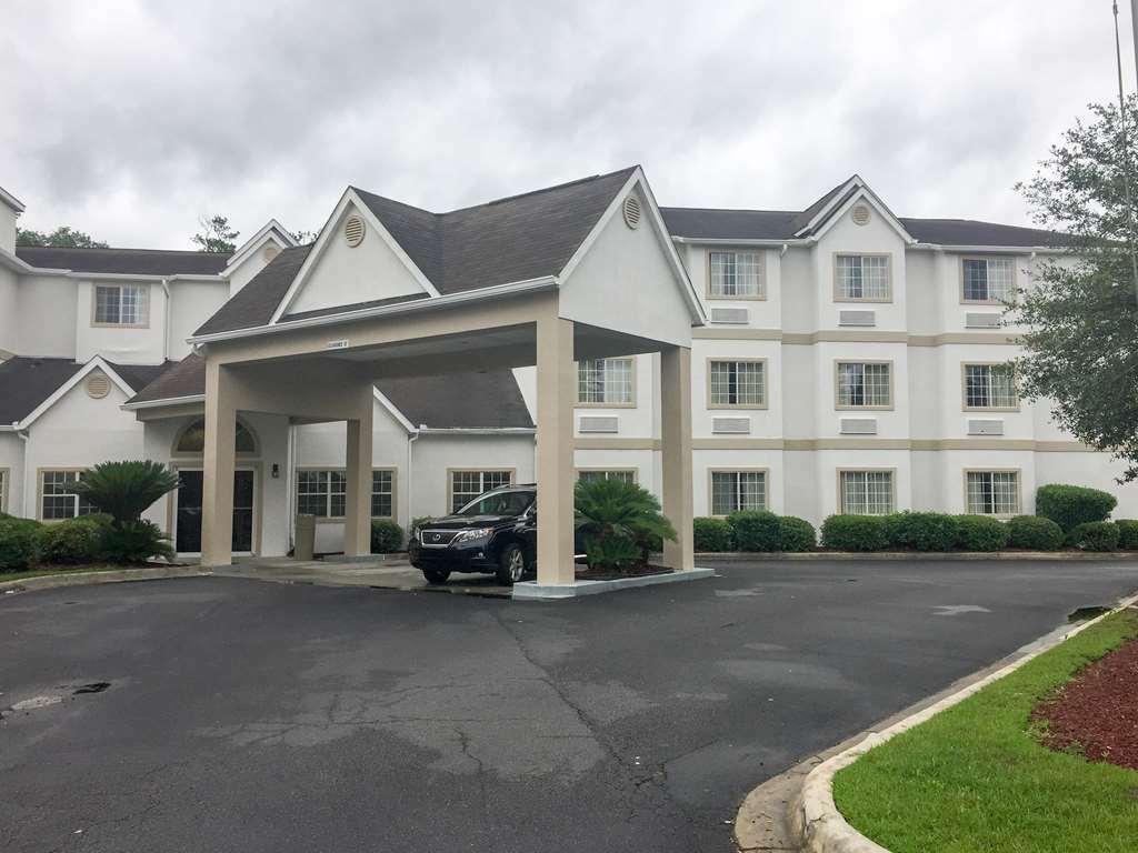 Hotel Red Roof Plus+&suites Savannah – I-95 Georgetown