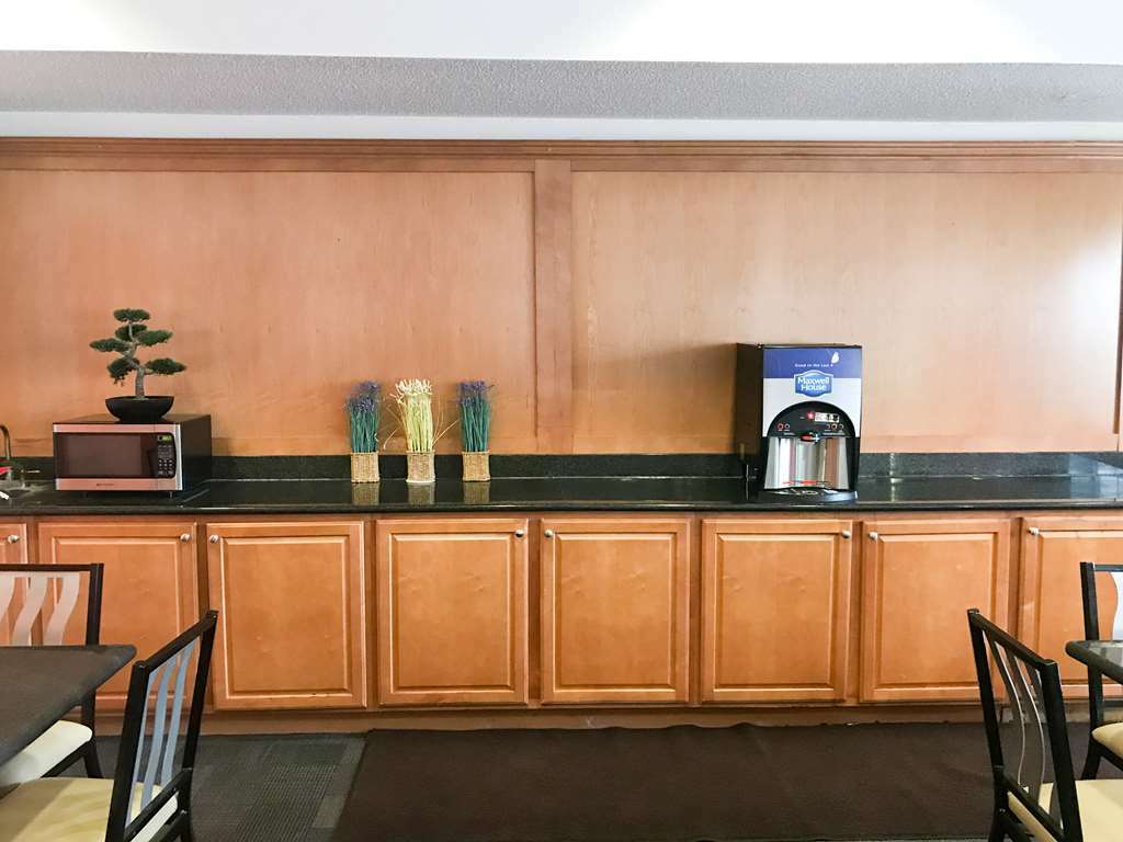 Red Roof Plus+&suites Savannah – I-95 Hotel Georgetown