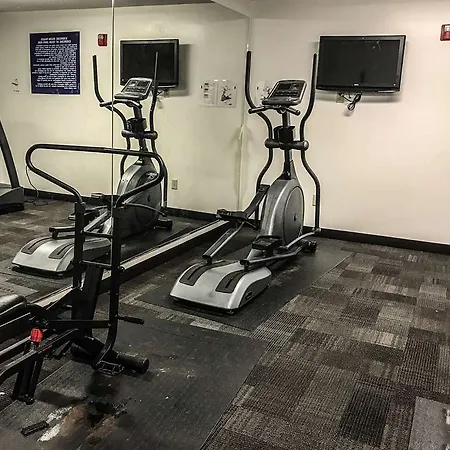 Red Roof Inn Plus+ & Suites Savannah - I-95 